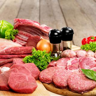 Les chiffres de consommation de viande restent stables en Suisse. [Fotolia - BillionPhotos.com]