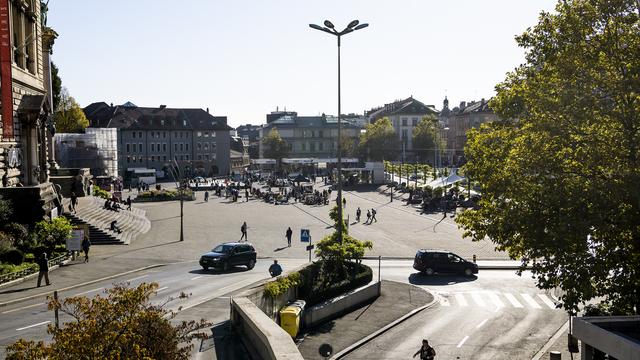 L'exécutif lausannois a promis de réaménager entièrement la place de la Riponne. [Keystone - Jean-Christophe Bott]