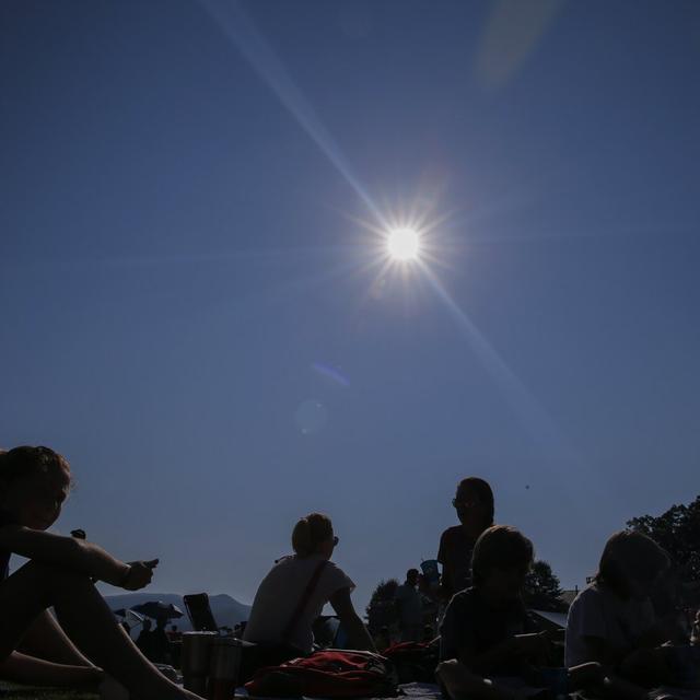 Un rassemblement d'observation de l'éclipse solaire à Rabun Gap, dans l'Etat de Géorgie. [EPA - Erik S. Lesser]