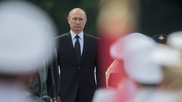 Le président russe Vladimir Poutine lors d'une parade navale à Saint-Petersbourg le 30 juillet 2017. [Sputnik / AFP - Sergey Guneev]