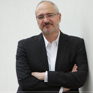 Laurent Bénégui, romancier et réalisateur. [http://www.laurent-benegui.fr/]