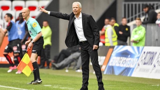 Lucien Favre donnant des consignes à ses joueurs contre Nancy le 15 avril 2017. [Norbert Scanella]