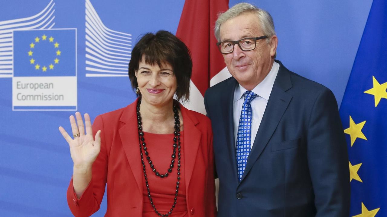 La présidente de la Confédération Doris Leuthard et le président de la Commission européenne Jean-Claude Juncker en avril 2017. [Keystone - Peter Klaunzer]