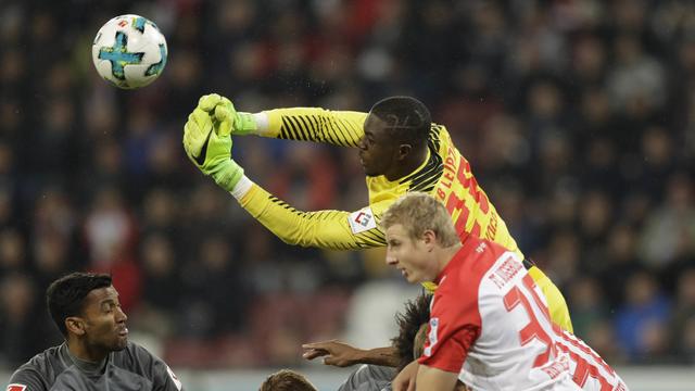 Yvon Mvogo a fait ses grands débuts dans les buts de Leipzig. [Matthias Schrader]