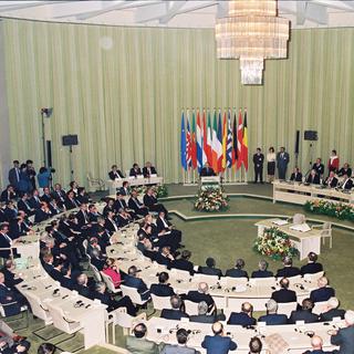 Traité de Maastricht (07.02.1992): les premiers jalons de l'union économique et monétaire sont posés. [consilium.europa.eu]