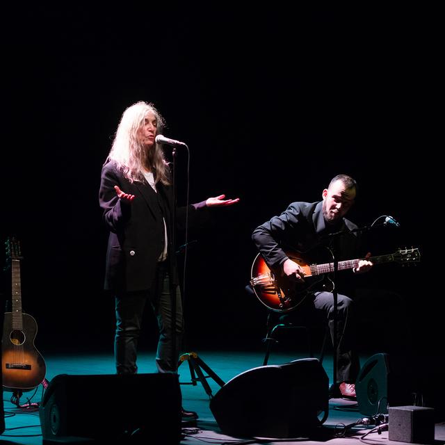 Patti Smith sur la scène de l'Alhambra, à Genève, le 11 février 2017. [Antigel/Maude Haenni]