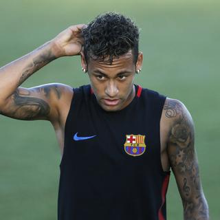 Les rumeurs de transferts perturberaient-elles Neymar? [Juanjo Martin]
