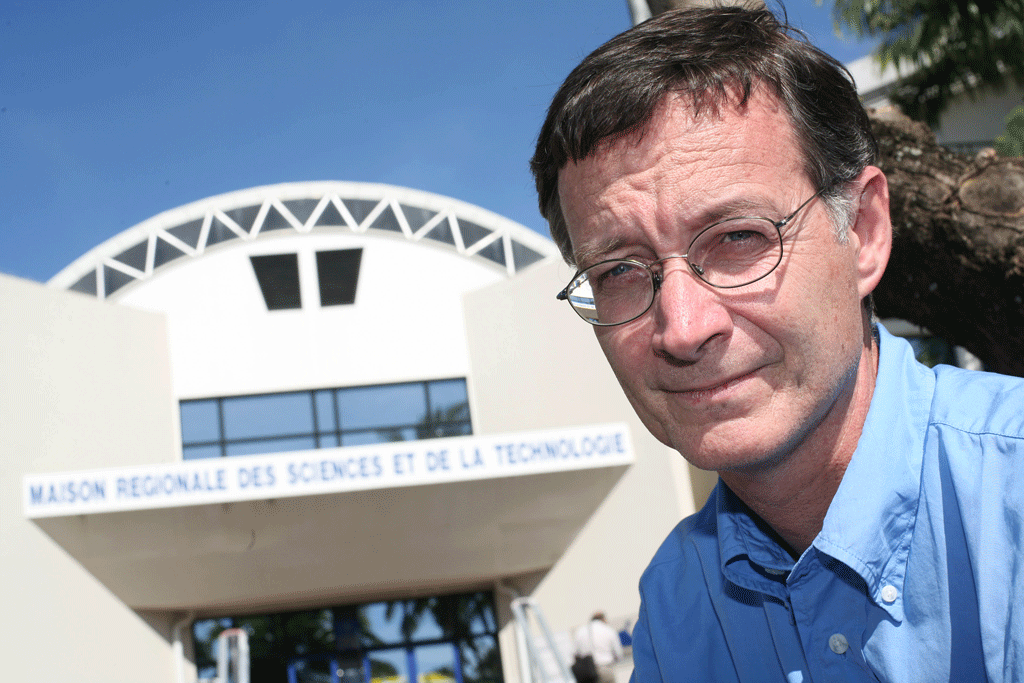 Antoine Flahault, directeur de l'institut de santé globale de l'UNIGE le 10 mars 2006. [AFP - Richard Bouhet]