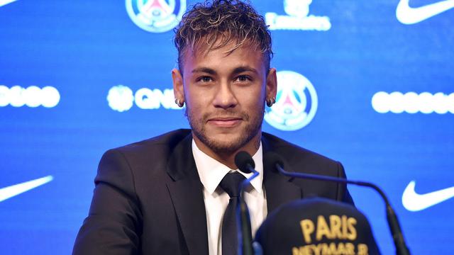 Neymar, transfert le plus cher de l'histoire, a tenu sa première conférence de presse. [Christophe Petit Tesson]