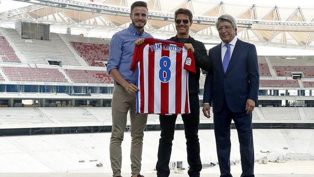 Cette image de Tom Cruise, comme si c'était une recrue, avec le président du club et Saul Niguez pour célébrer le nouveau stade, ne sera pas vue pour le transfert de nouveaux joueurs. [Atletico Madrid handout]