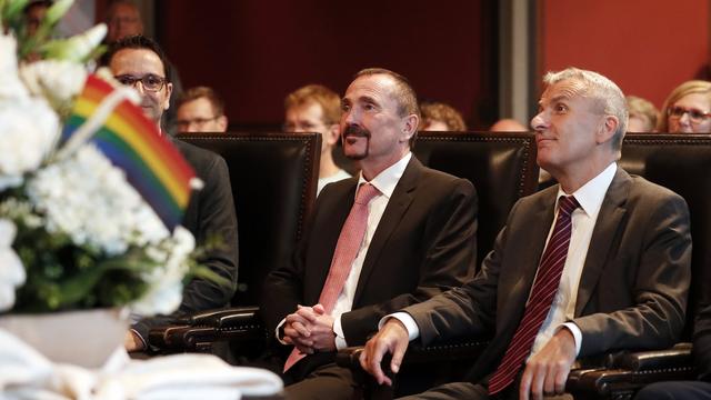 Bodo Mende et Karl Kreile, premiers homosexuels à se marier à Berlin. [EPA/Keystone - Felipe Trueba]