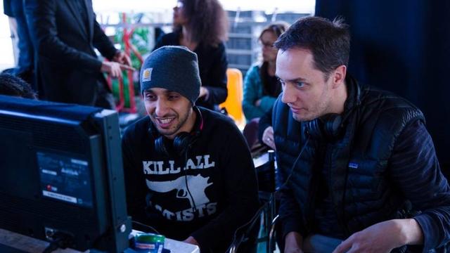 Mehdi Idir et Grand Corps Malade sur le tournage de "Patients". [Gaumont - Mandarin Production - Kallouche Cinéma - Fimalac]