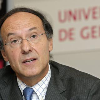 Yves Flückiger, professeur d'économie. [Keystone - Salvatore Di Nolfi]