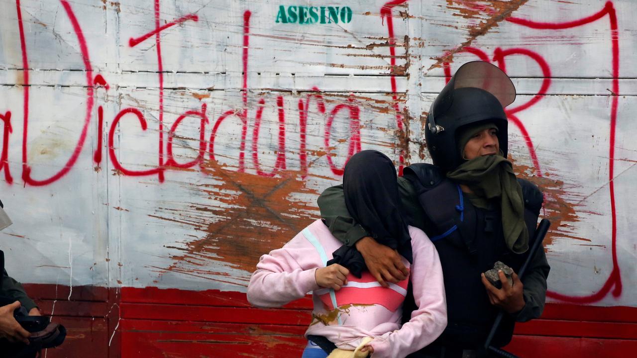 Les violences sont quotidiennes au Venezuela, où l'opposition affronte les forces de sécurité dans la rue. [Reuters - Carlos Garcia Rawlins]