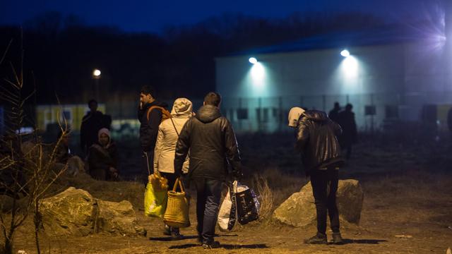 Le Défenseur des droits dénonce des atteintes aux droits "d'une exceptionnelle et inédite gravité" à Calais. [AFP - Philippe Huguen]