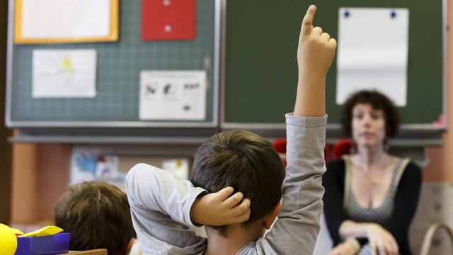 L'enseignement de deux langues à l'école primaire fait régulièrement débat en Suisse. [KEYSTONE - Salvatore Di Nolfi]