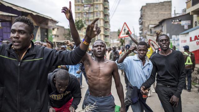 Des partisans du candidat de l'opposition manifestent dans le bidonville de Mathare à Nairobi, le 9 août 2017. [AFP - Luis Tato]