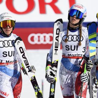 Wendy Holdener, Camille Rast et Luca Aerni lors du Team Event aux Mondiaux de St-Moritz. [Keystone - Gian Ehrenzeller]