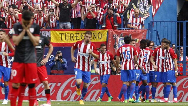 Les "Colchoneros" se congratulent autour de Fernando Torres. [Fernando Alvarado]