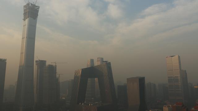 Un nuage de smog au-dessus de Pékin, en Chine. [Jiang Jianhua]