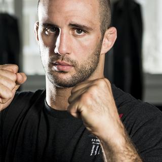 Volkan Oezdemir, combattant suisse d'arts martiaux mixtes.