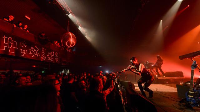 Un concert de Kas Product dans la salle des Docks à Lausanne en mai 2015. [Keystone - Jean-Christophe Bott]