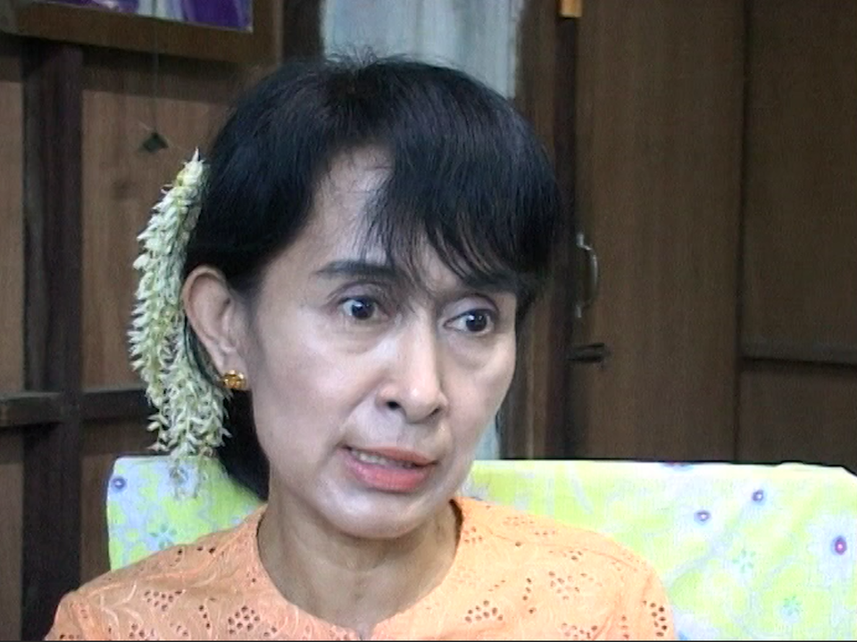 Aung San Suu Kyi interviewée en 2003. [RTS]