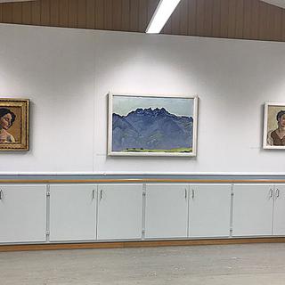 Tous les 4 ans, Trubschachen organise une exposition des plus grands peintres suisses (ici des oeuvres de Ferdinand Hodler). [RTS - Séverine Ambrus]