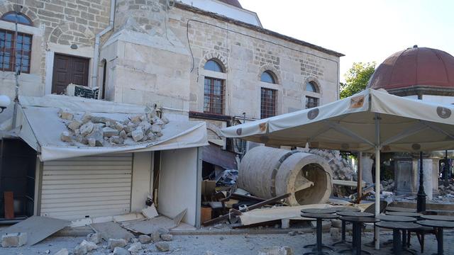 Une église endommagée sur l'île de Kos après le tremblement de terre. [Keystone - EPA/Giannis Kiaris]