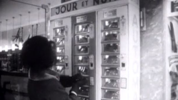 Distributeur jour et nuit en 1965. [RTS]