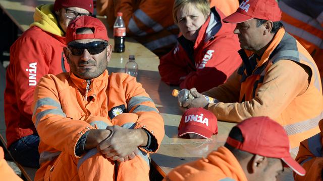 Unia mobilise samedi le secteur de la construction. [Keystone - Walter Bieri]