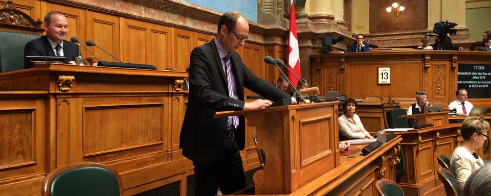 Martin Candinas (PDC-GR) lors de son intervention mardi. [Twitter - Parlement fédéral]