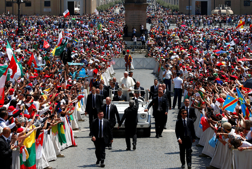 Le pape lors du Renouveau charismatique. [Reuters - Tony Gentile]