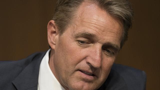 Le sénateur républicain Jeff Flake, photographié le 18 octobre 2017 à Washington. [EPA/MICHAEL REYNOLDS]