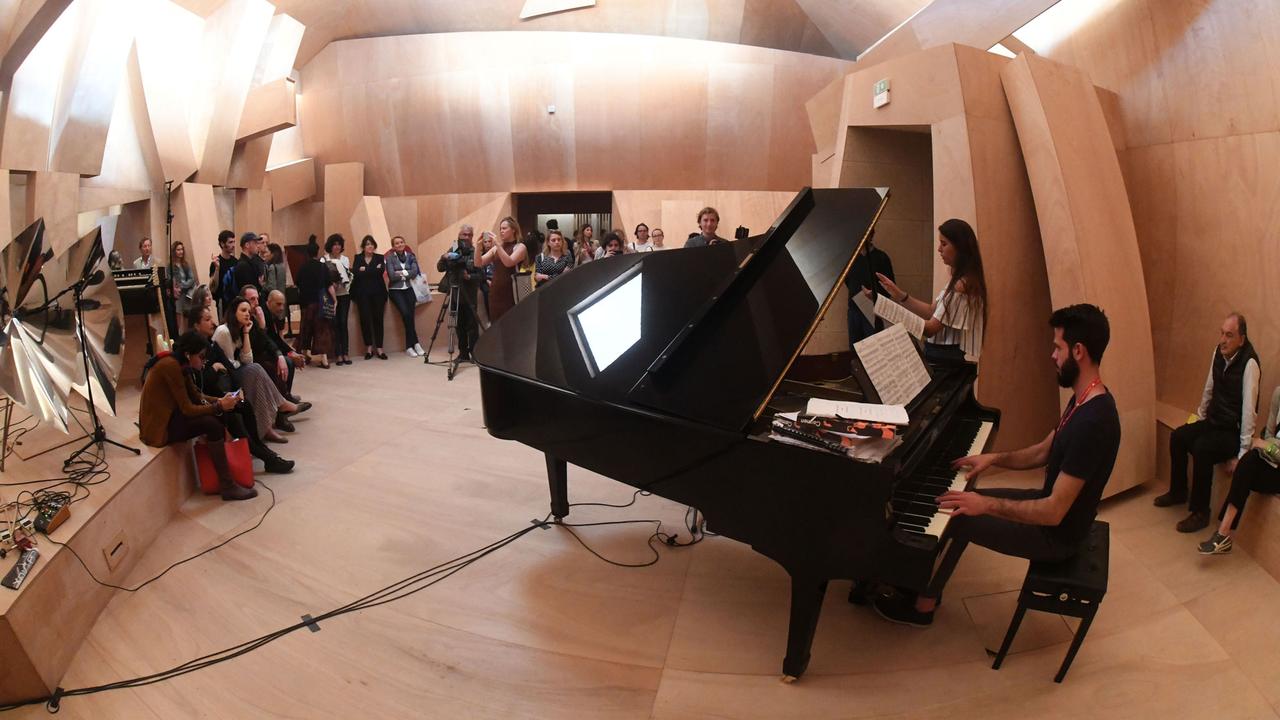Le studio d'enregistrement dans le pavillion français de la 57e Biennale de Venise. [DPA/AFP - Felix Hörnhager]