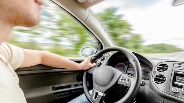 La tendance à se surestimer est particulièrement vraie au volant. [Fotolia - BillionPhotos.com]