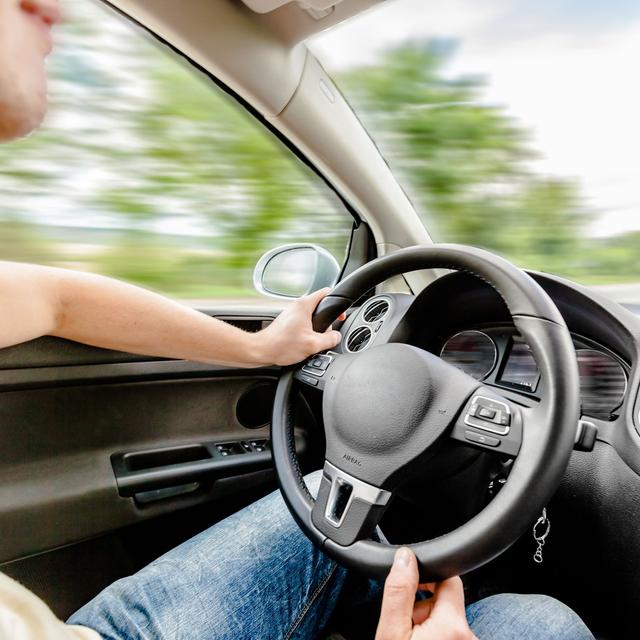 La tendance à se surestimer est particulièrement vraie au volant. [Fotolia - BillionPhotos.com]