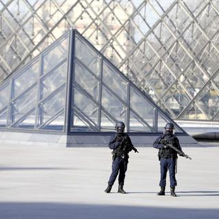 Le secteur du Louvre a été bouclé. [keystone - EPA/Ian Langsdon]