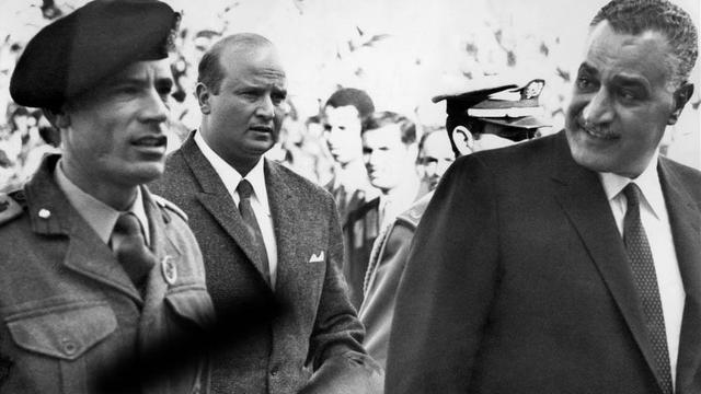 Mouammar Kadhafi et son idole Gamas Abdel Nasser, deuxième président de la République d'Egypte.
