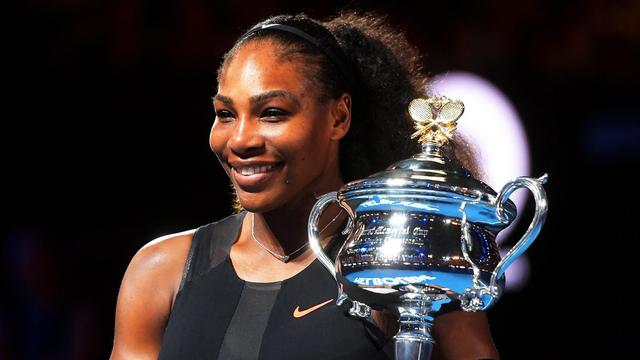 Le sourire radieux de Serena après la remise du trophée. [Tracey Nearmy]