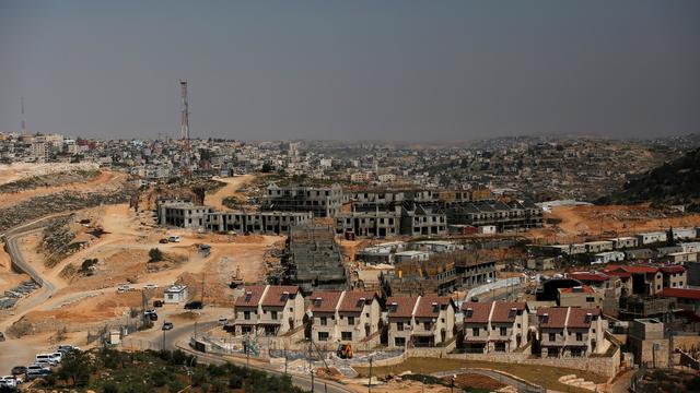 Des immeubles en construction à Efrat, une colonie israélienne en Cisjordanie. [Ronen Zvulun]