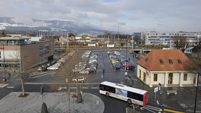 L'exécutif d'Yverdon-les-Bains veut augmenter les tarifs de parking pour les pendulaires. [Keystone - Sandro Campardo]