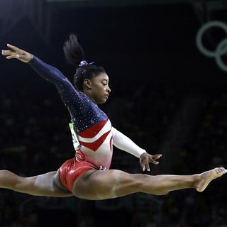 Simone Biles avait remporté quatre titres olympiques à Rio en 2016. [Keystone - Rebecca Blackwell]