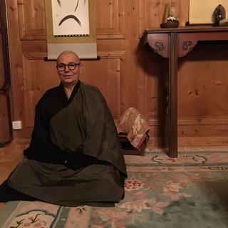 La Neuchâteloise Simone Jiko Wolf, bouddhiste zen de 68 ans. [RTS - Céline Fontannaz]