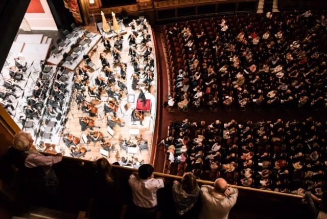 L'OSR au Teatro Colón de Buenos Aires. [RTS - Niels Ackermann]