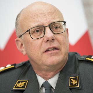 Le chef de l'armée, Philippe Rebord, lors d'une conférence de presse à Berne, en février 2018. [KEYSTONE - PETER SCHNEIDER]