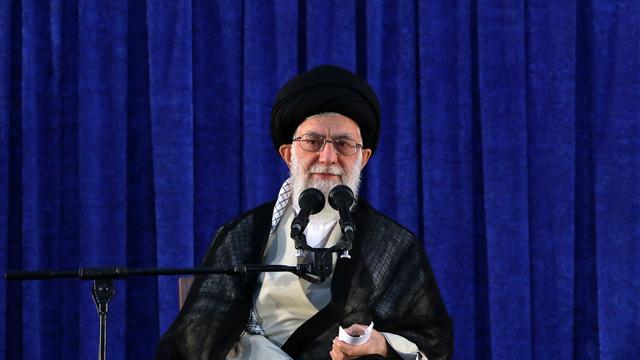 "Quiconque tire un missile sur l'Iran sera frappé en retour par dix missiles", a déclaré l'ayatollah Ali Khamenei, 4 juin 2018. [Keystone - AP Office of the Iranian Supreme Leader]