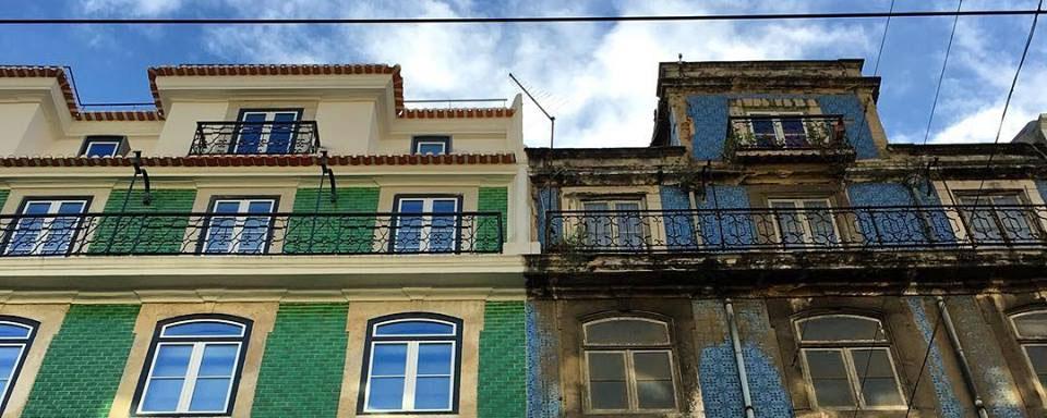 Ces deux immeubles dans la Baixa de Lisbonne en disent long sur l’économie portugaise. [RTS - Jordan Davis]