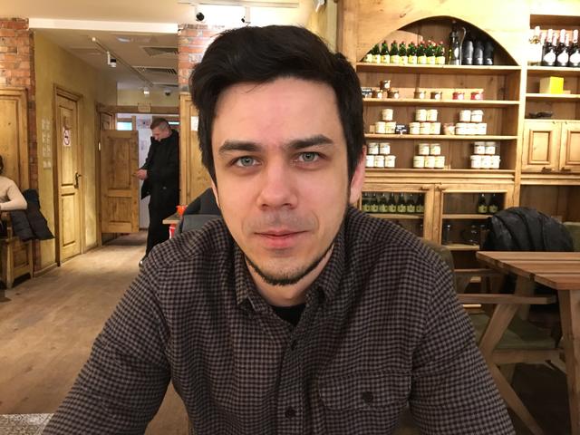 Artem Loskutov, fondateur de la Monstratsia de Novossibirsk. [RTS - Isabelle Cornaz]