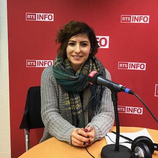 La journaliste kurde Hülya Emeç dans les studios de la RTS à Zurich. [RTS - Séverine Ambrus]